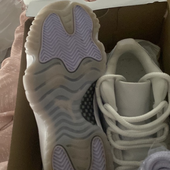 women’s jordan retro 11 low top - Picture 4 of 7